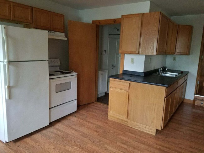 Building Photo - 7 Mount St