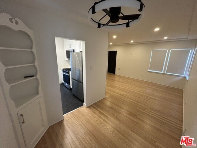 Foto del edificio - 10574 Ayres Ave