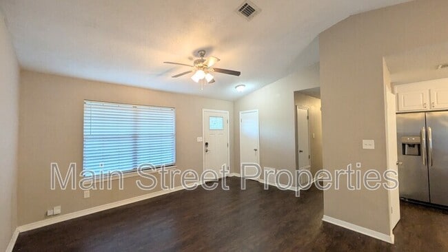 Foto del edificio - 7524 Sandy Creek Dr