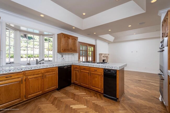 Building Photo - 2715 Pine Lawn Dr