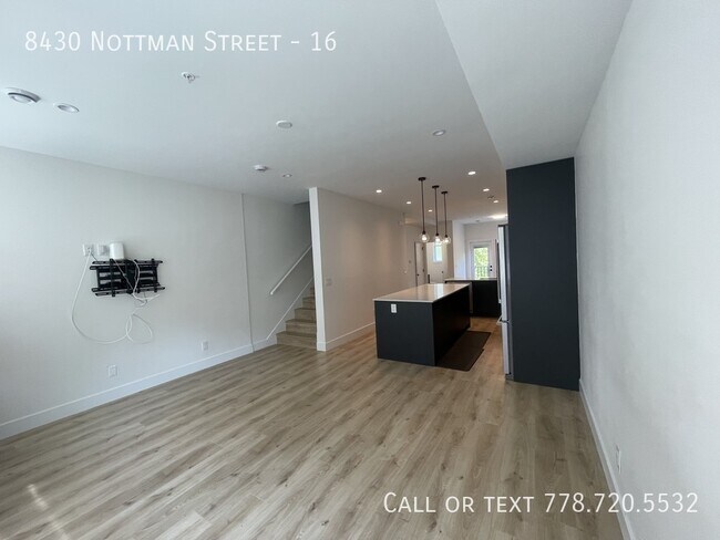 Photo du bâtiment - New 3 Bedroom Townhouse