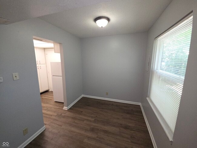 Building Photo - 3266 Lupine Dr