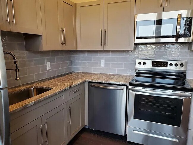 Cocina bien equipada - 256 E Broadway