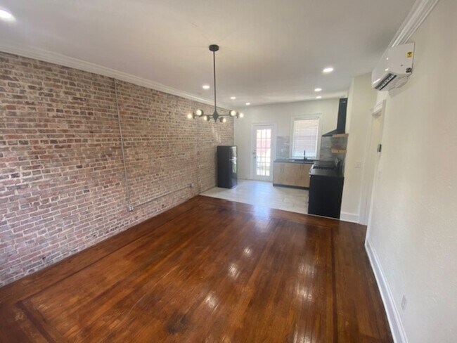 Foto del edificio - 2738 Riverside Ave