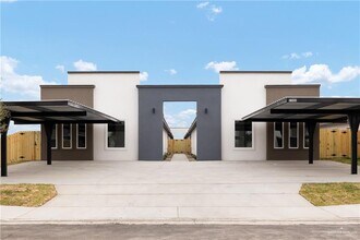 Building Photo - 14 Hilltop Ave