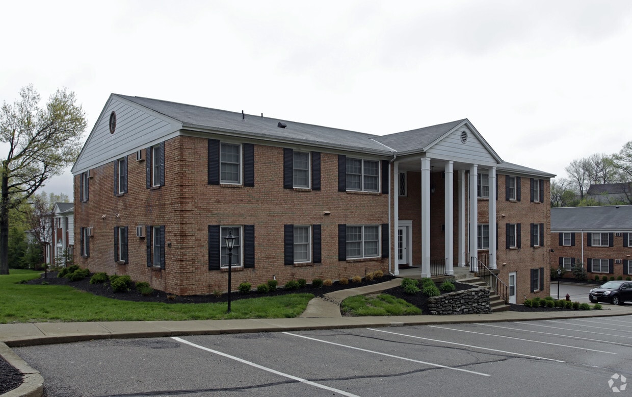 Montclair in the Woods Apartments in Cincinnati, OH