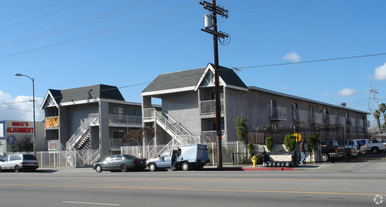 Foto del edificio - 7655 Lankershim Blvd