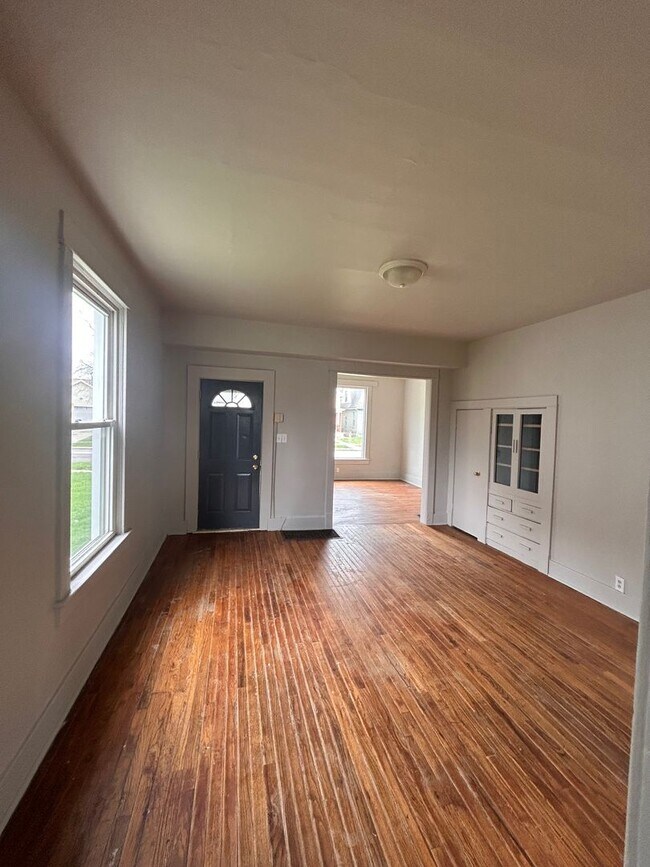Foto del edificio - 1320 E Woodbine Pl