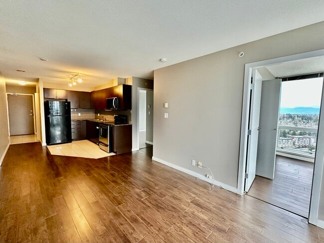 Building Photo - 13618 100 Av