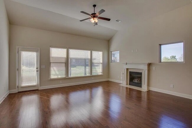Building Photo - 2531 Tapestry St