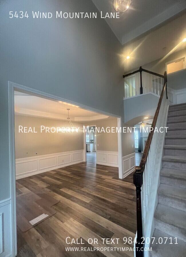 Foto del edificio - 5434 Wind Mountain Ln