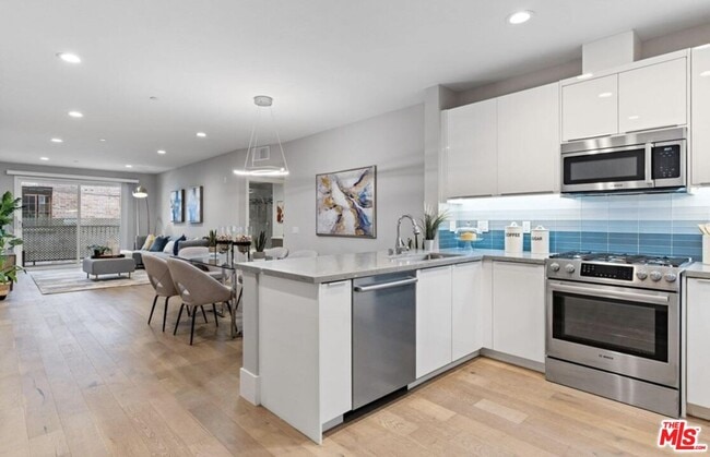 Foto del edificio - 901 S Gramercy Dr