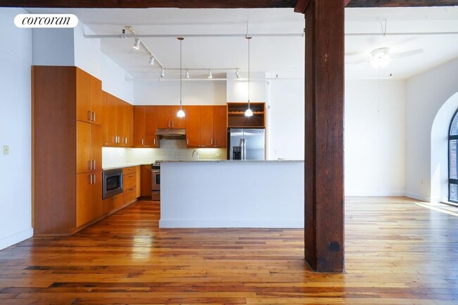 Foto del edificio - 275 Conover St