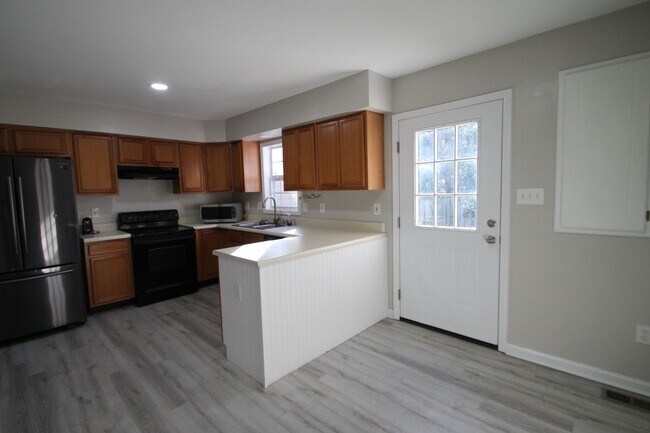 Foto del edificio - Exclusively Offered by Muse Realty Rentals...