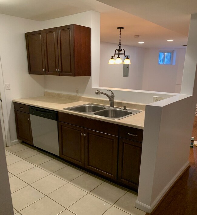 Open floor plan - 120 V St NW