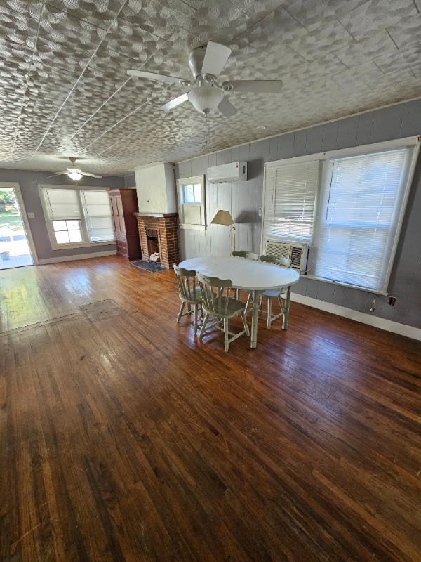 Building Photo - 606 S 1st St