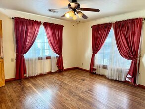 Building Photo - 2218 Chapman St