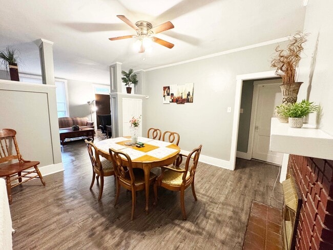 Photo - 4212 Haldane St Apartment