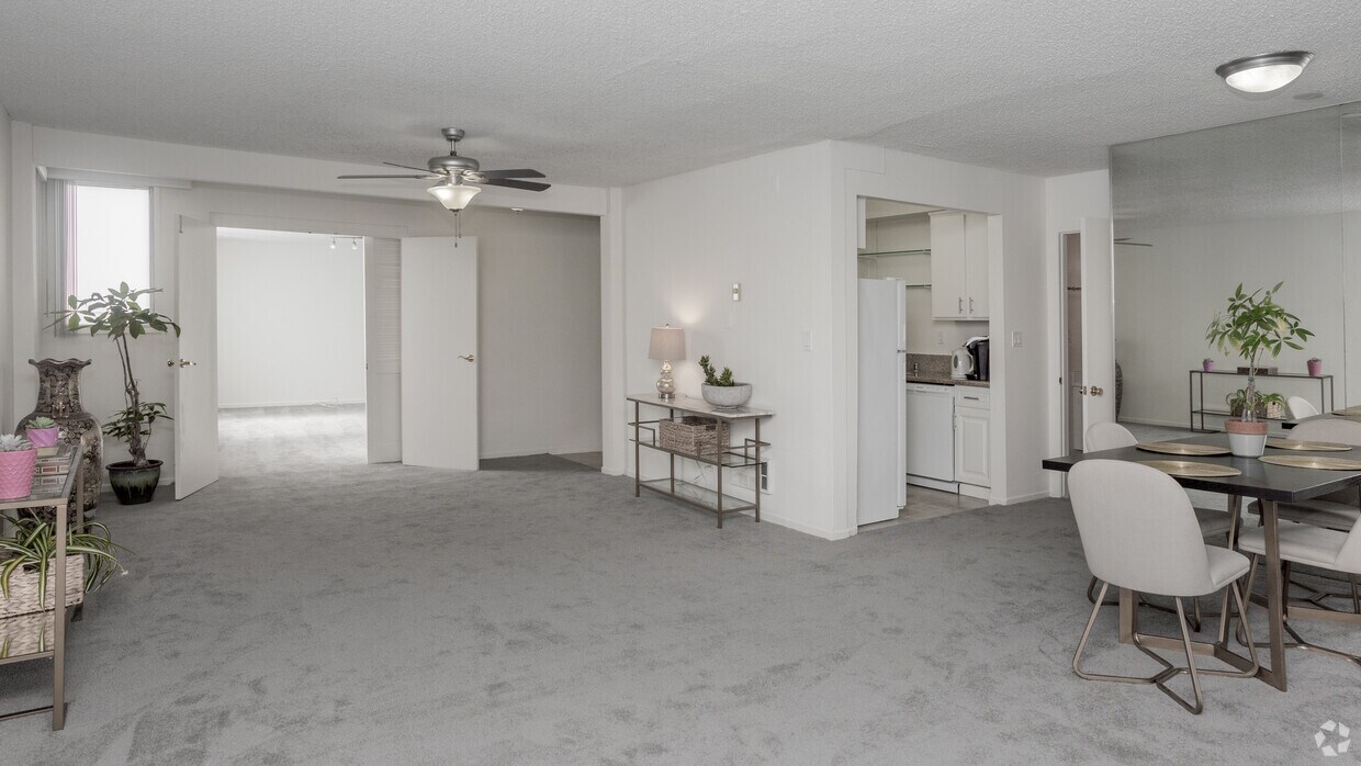 Glen Arbor Villas Apartments in Los Angeles, CA Westside Rentals