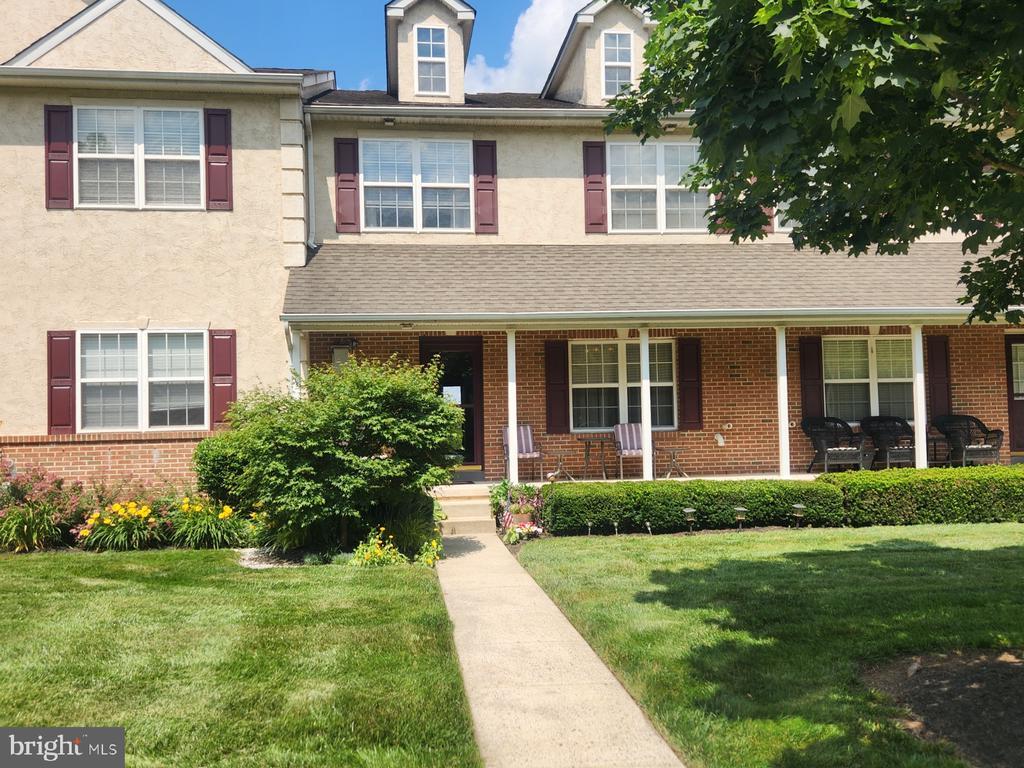 Foto principal - 483 Buchanan Rd