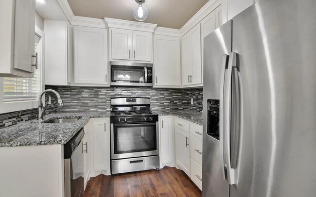 Building Photo - 2408 24th St