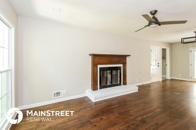 Building Photo - 2730 Cedarbrook Dr