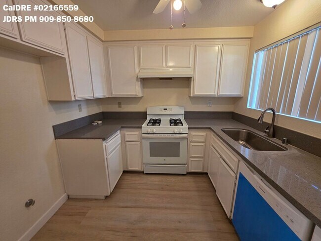 Foto del edificio - Rancho Cucamonga 2 Bedroom Apartment