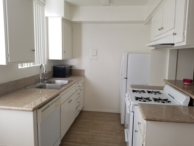 Foto del edificio - 456 S. Harvard Blvd