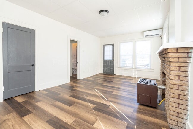 Building Photo - 423 N Emporia Ave