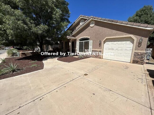 Building Photo - Beautiful home in a great location