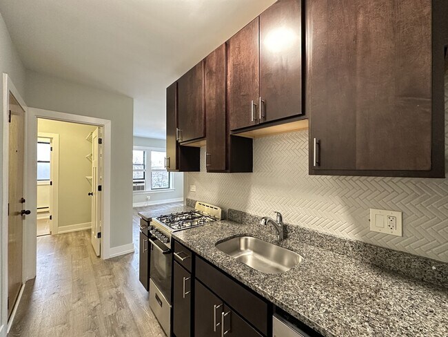 Foto del edificio - 712 W Brompton Ave