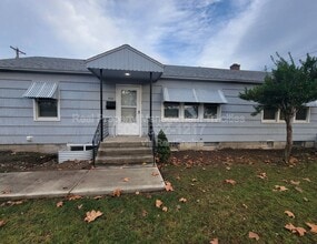 Building Photo - 400-402 Barth Ave