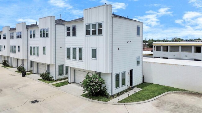 Foto del edificio - 1743 Cove Cres Ct