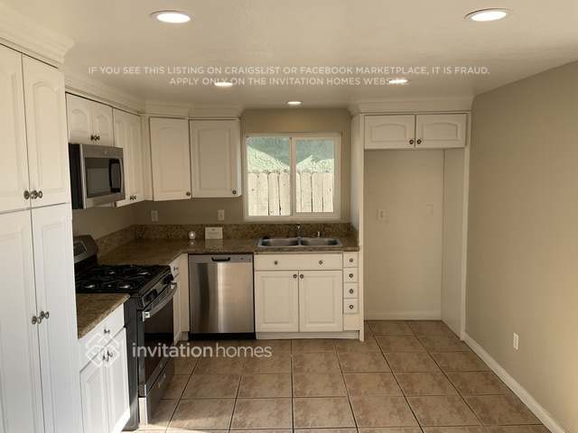 Foto del edificio - 14207 Woodland Dr