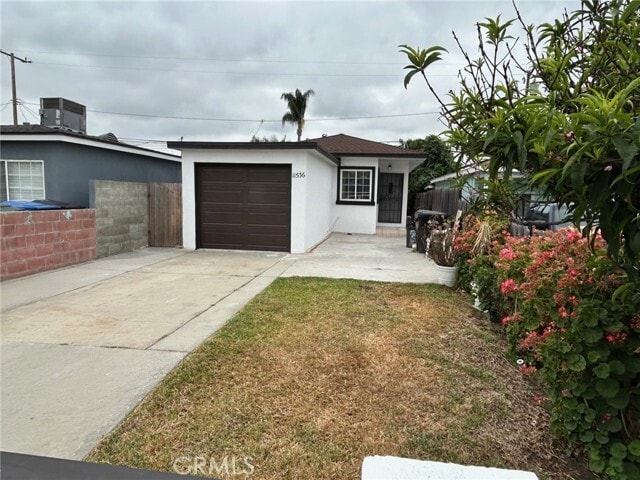 Primary Photo - 11536 Littchen St