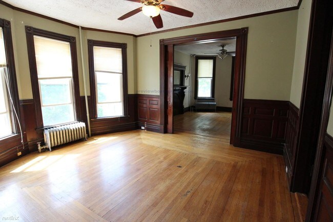 Building Photo - 56 Henshaw St