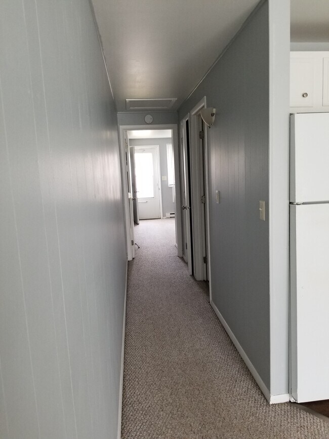 Hallway leading to bedroom - 4300 Medard Pl