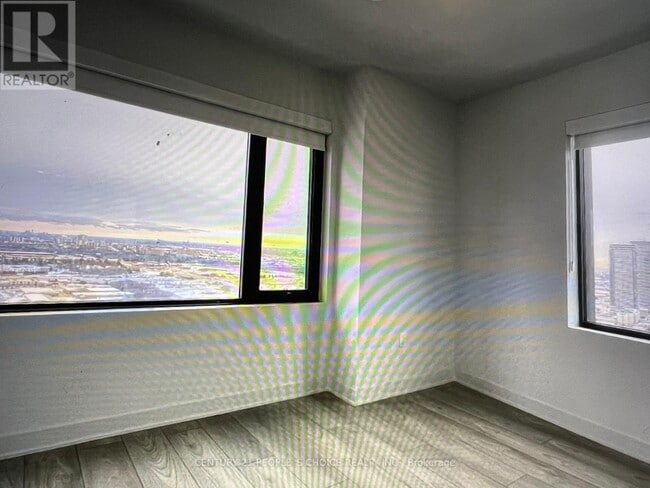 Building Photo - 2920 Hwy 7