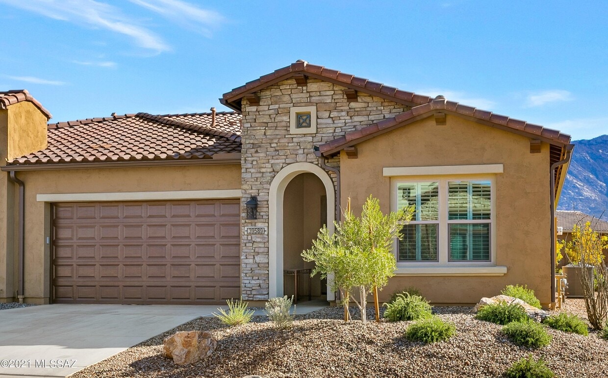 Primary Photo - 39589 S Summerwood Dr