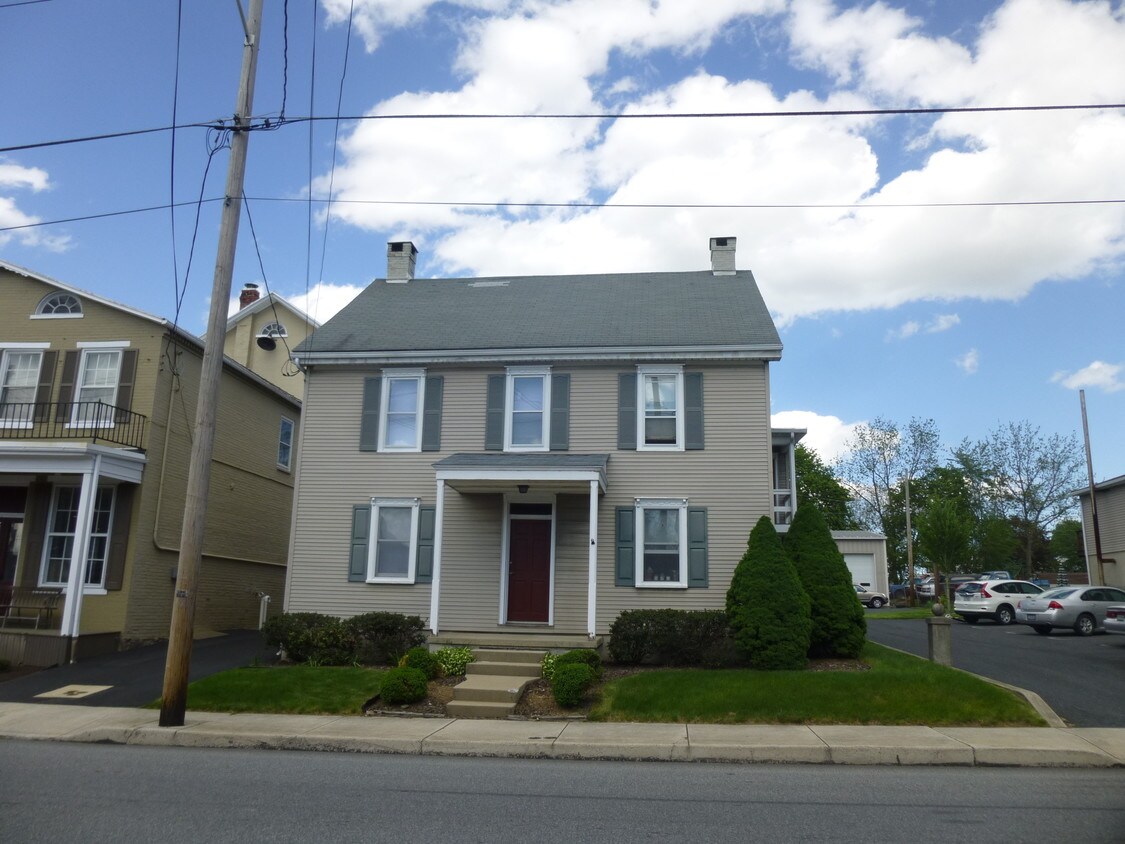 1389 W Main St, Ephrata, PA 17522 Apartments in Ephrata, PA