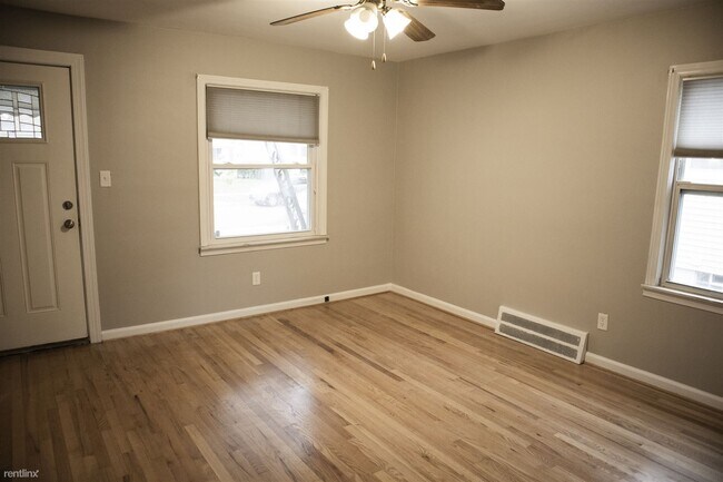 Foto del edificio - 3 br, 1 bath House - 912 North Edison Avenue