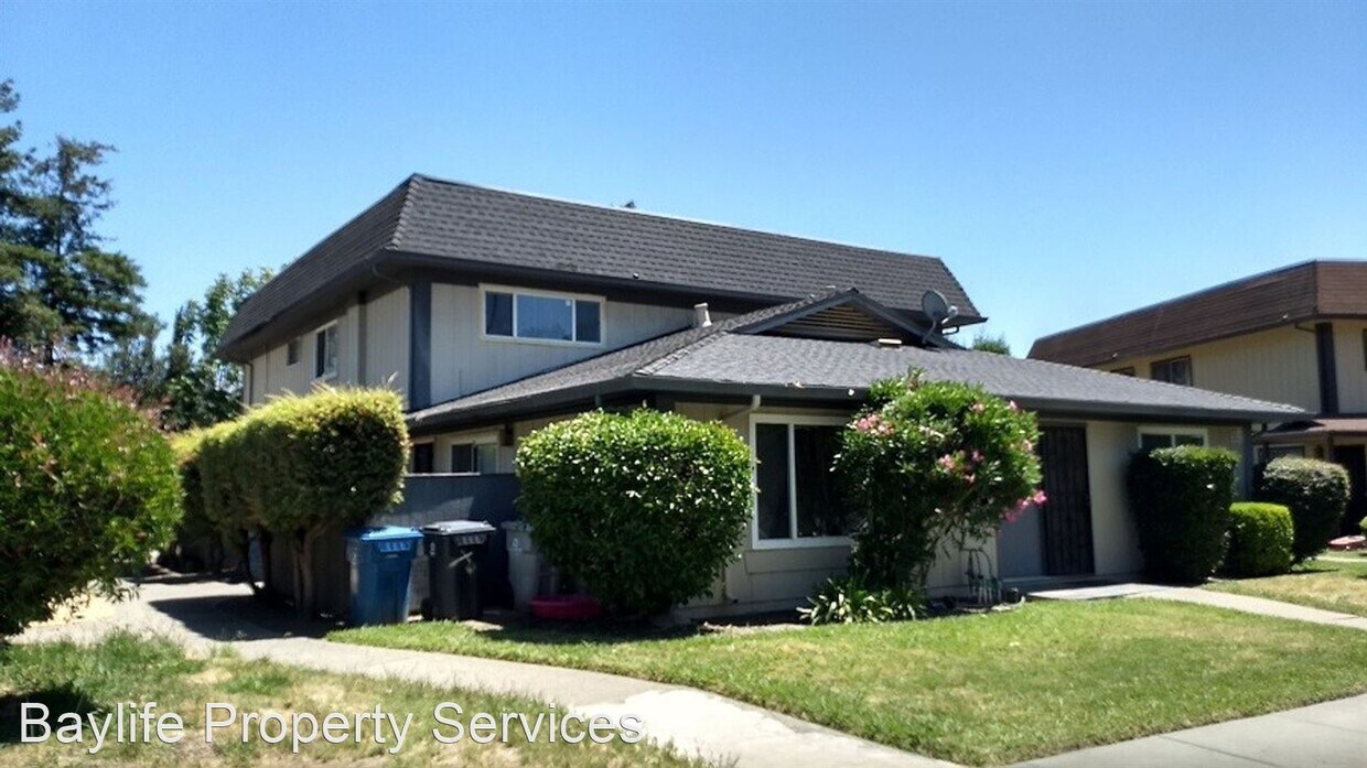 Foto principal - 43140 Mayfair Park Ave