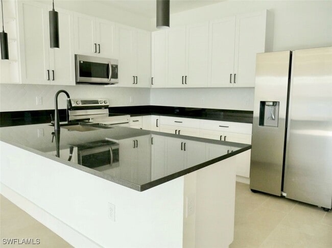 Foto del edificio - 918 Eisenhower Blvd