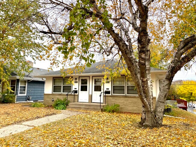 Foto del edificio - 4451 Bloomington Ave
