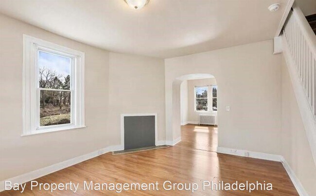 Building Photo - 3 br, 1 bath House - 5600 Crowson St