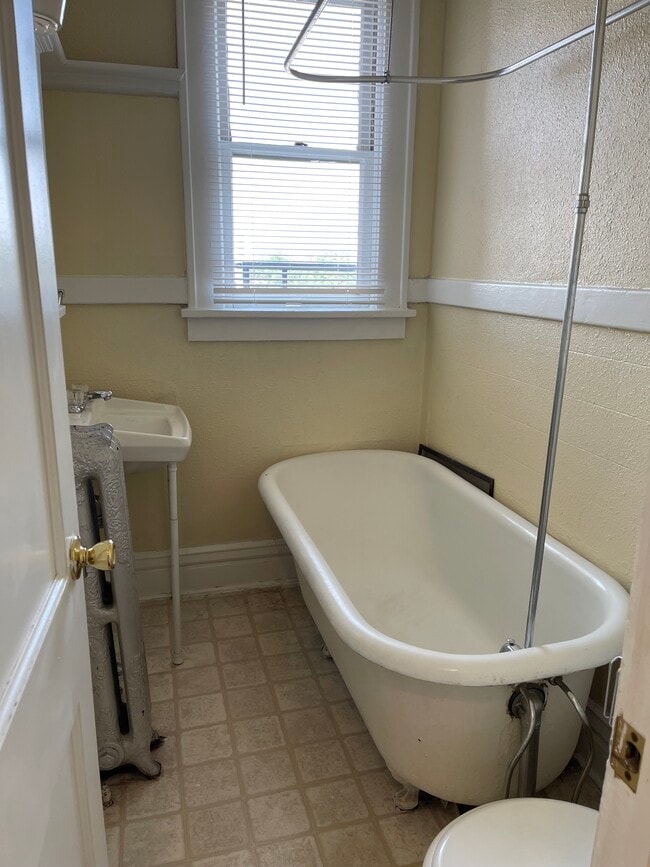 Building Photo - 1469 N Williams St