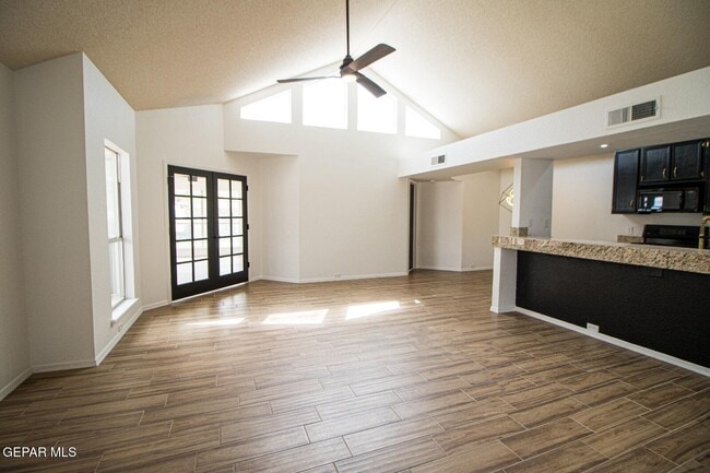 Foto del edificio - 6806 Ridgley Way