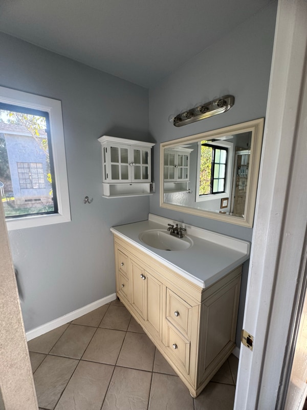 Building Photo - 3733 Mesa Vista Way