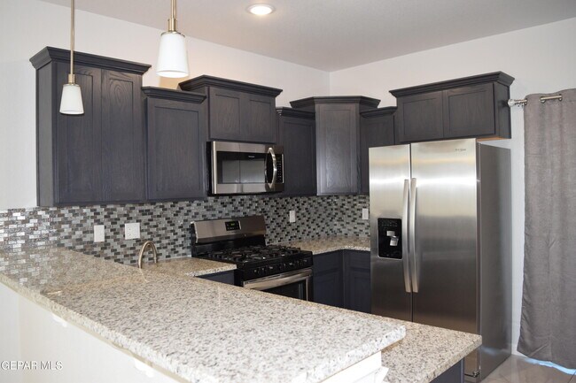 Foto del edificio - 1103 Nickel Hl Ave