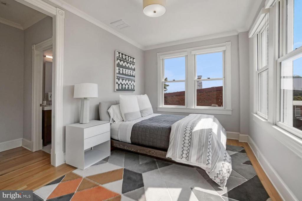 Primary Photo - 3348 Prospect St NW